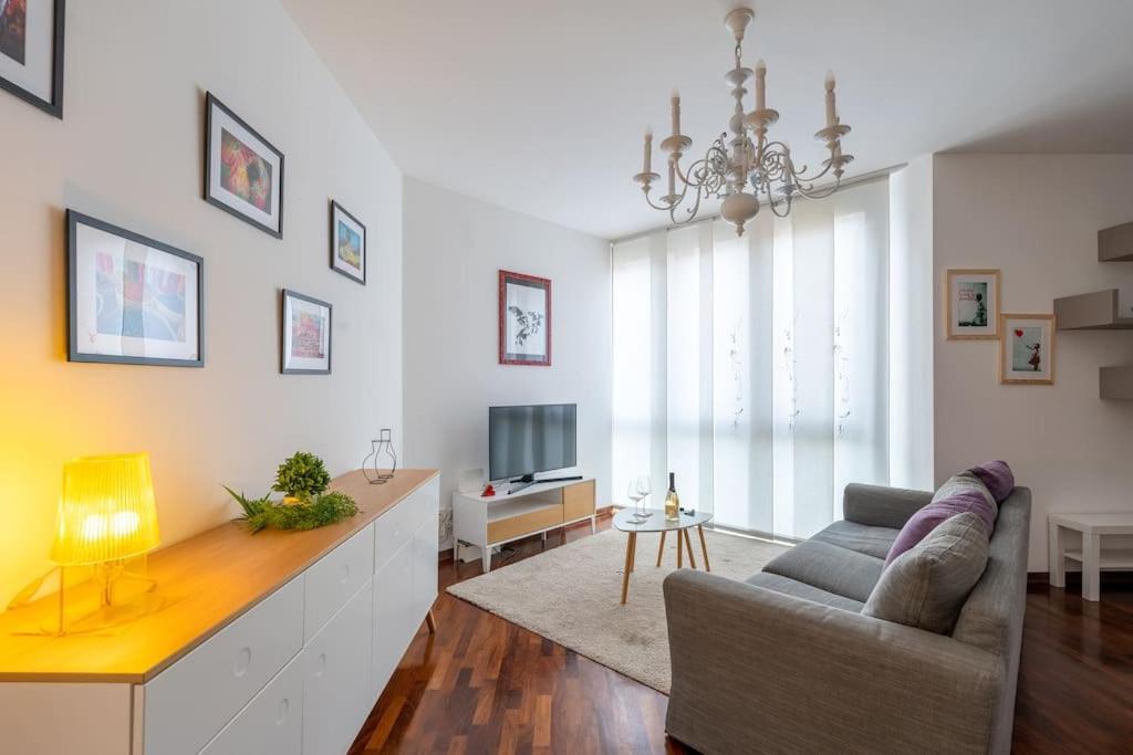 Duomo-PortaromanaXxl Home Terrace & Free Parking Milan Bagian luar foto