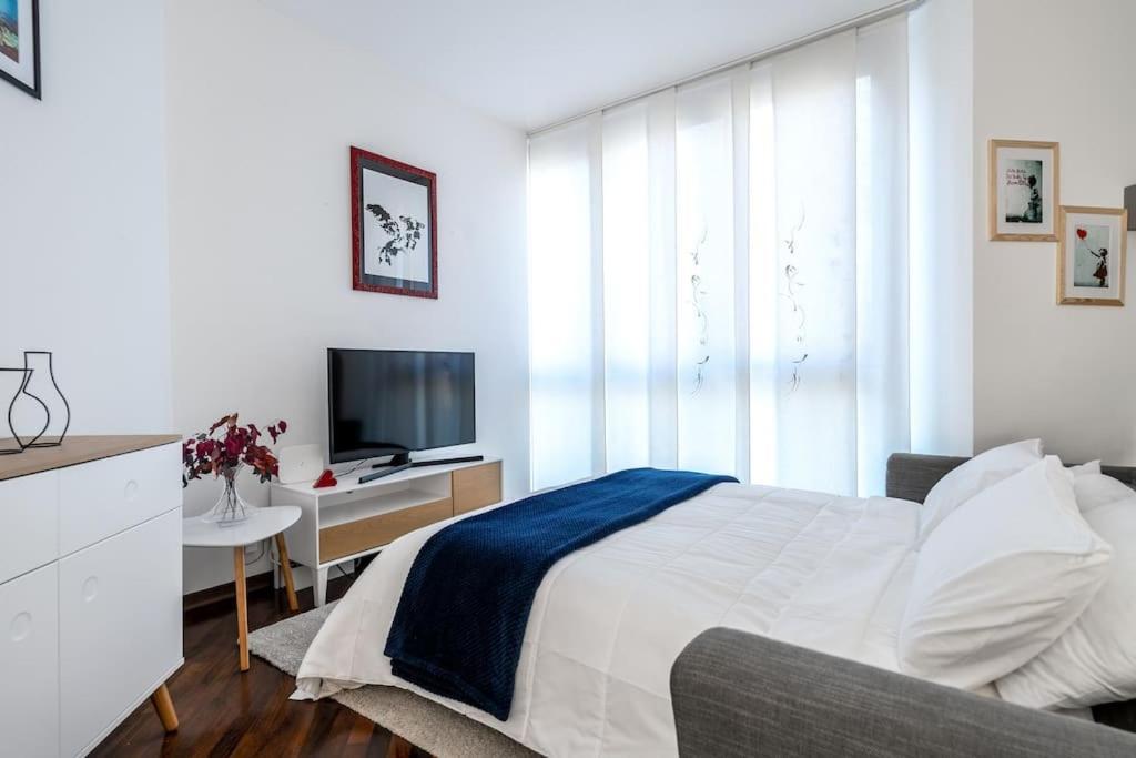 Duomo-PortaromanaXxl Home Terrace & Free Parking Milan Bagian luar foto