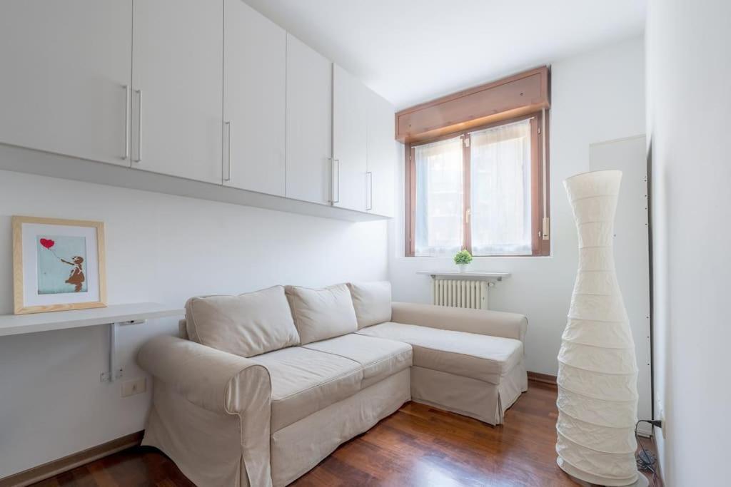 Duomo-PortaromanaXxl Home Terrace & Free Parking Milan Bagian luar foto
