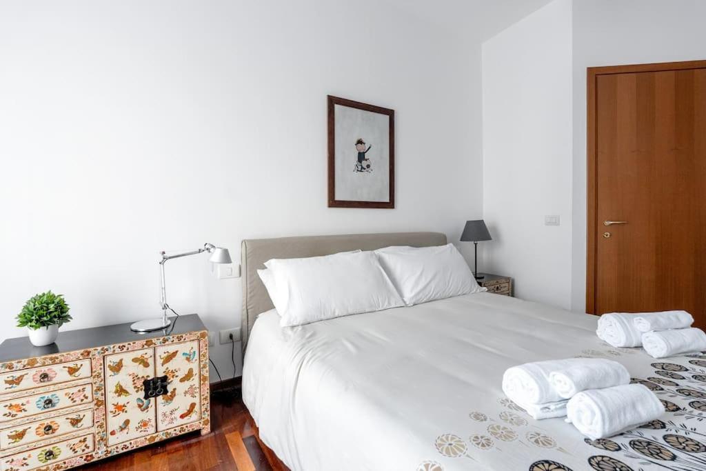 Duomo-PortaromanaXxl Home Terrace & Free Parking Milan Bagian luar foto