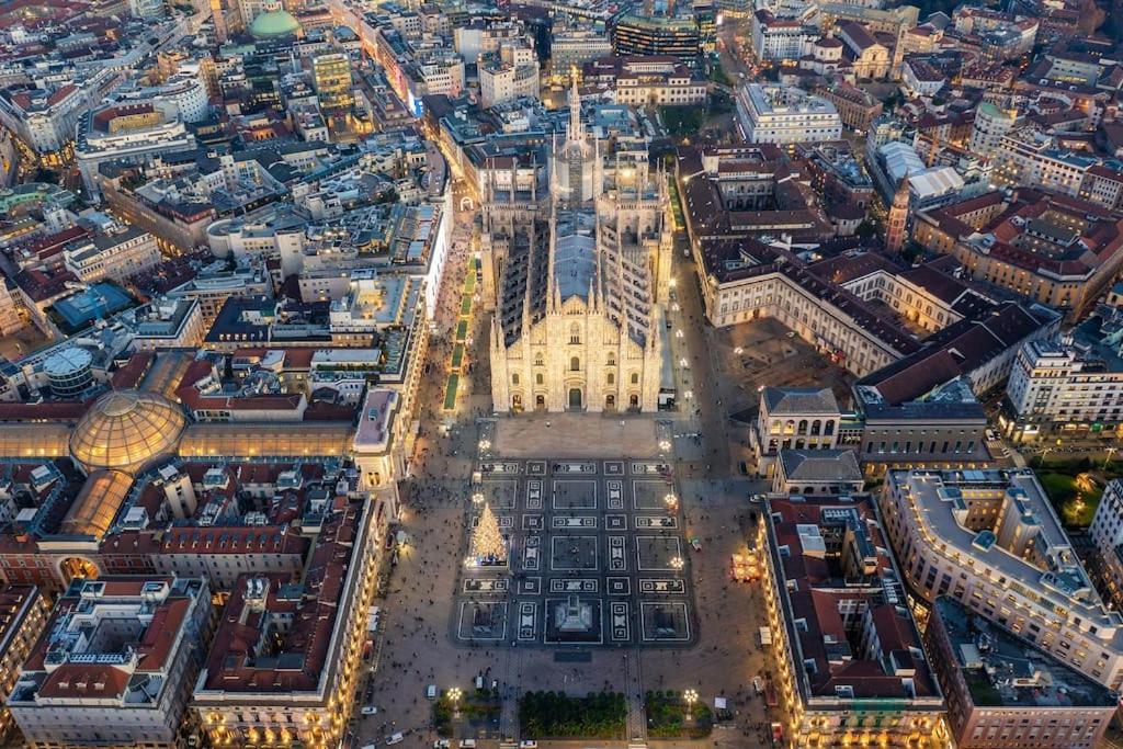 Duomo-PortaromanaXxl Home Terrace & Free Parking Milan Bagian luar foto