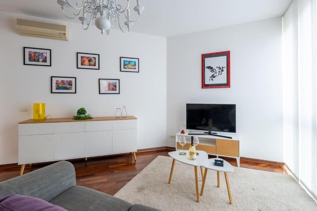 Duomo-PortaromanaXxl Home Terrace & Free Parking Milan Bagian luar foto